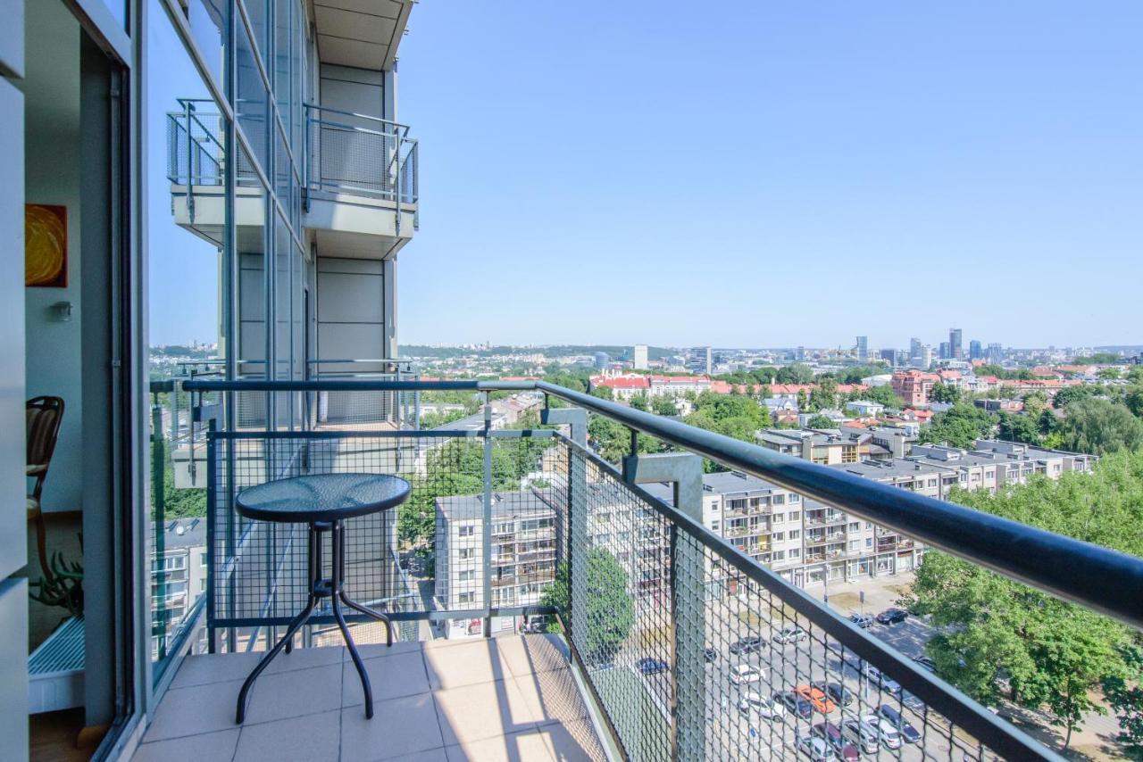 Helios 19 Luxury Vilnius Apartment Bagian luar foto