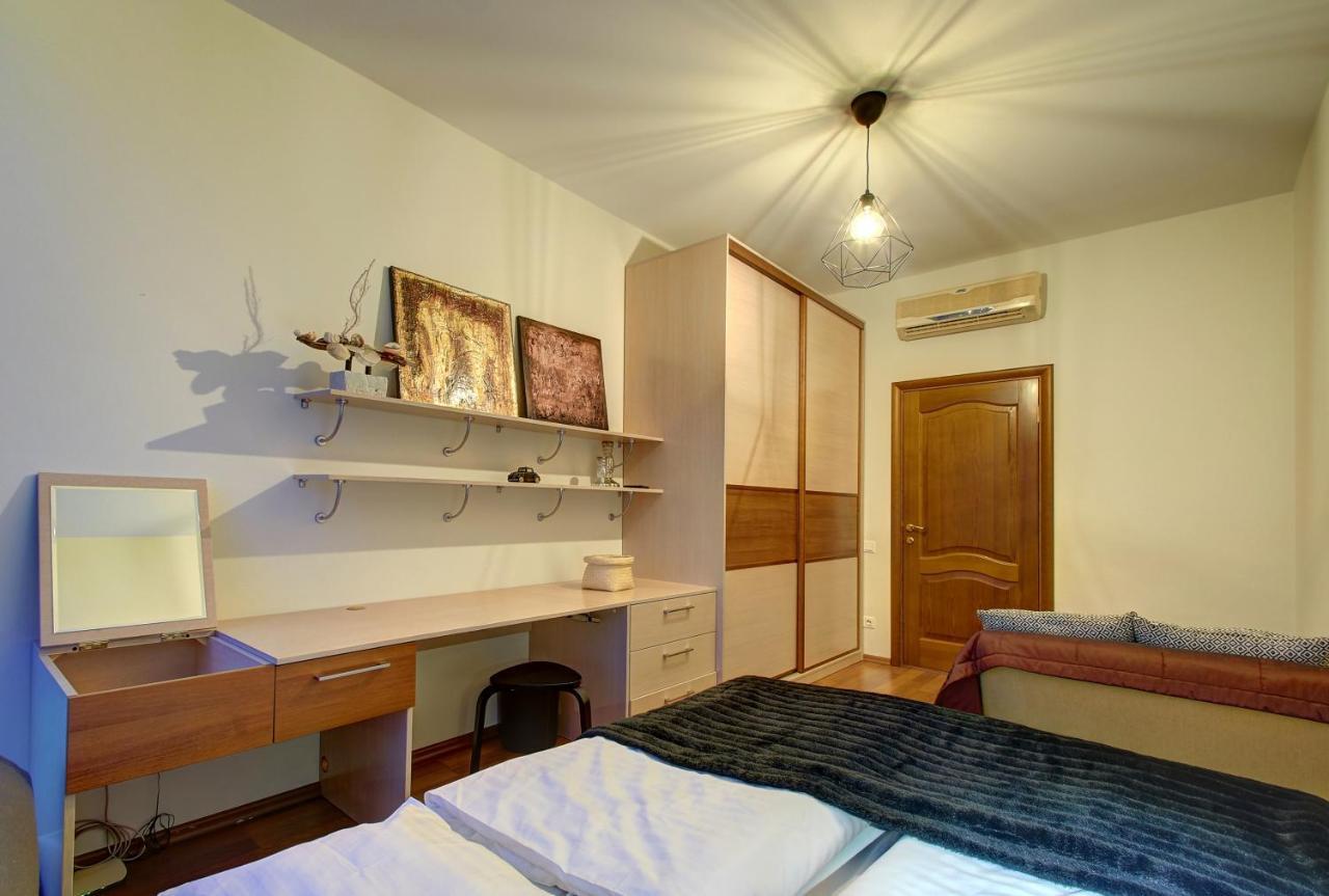 Helios 19 Luxury Vilnius Apartment Bagian luar foto