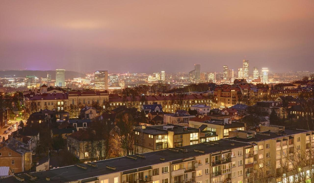Helios 19 Luxury Vilnius Apartment Bagian luar foto